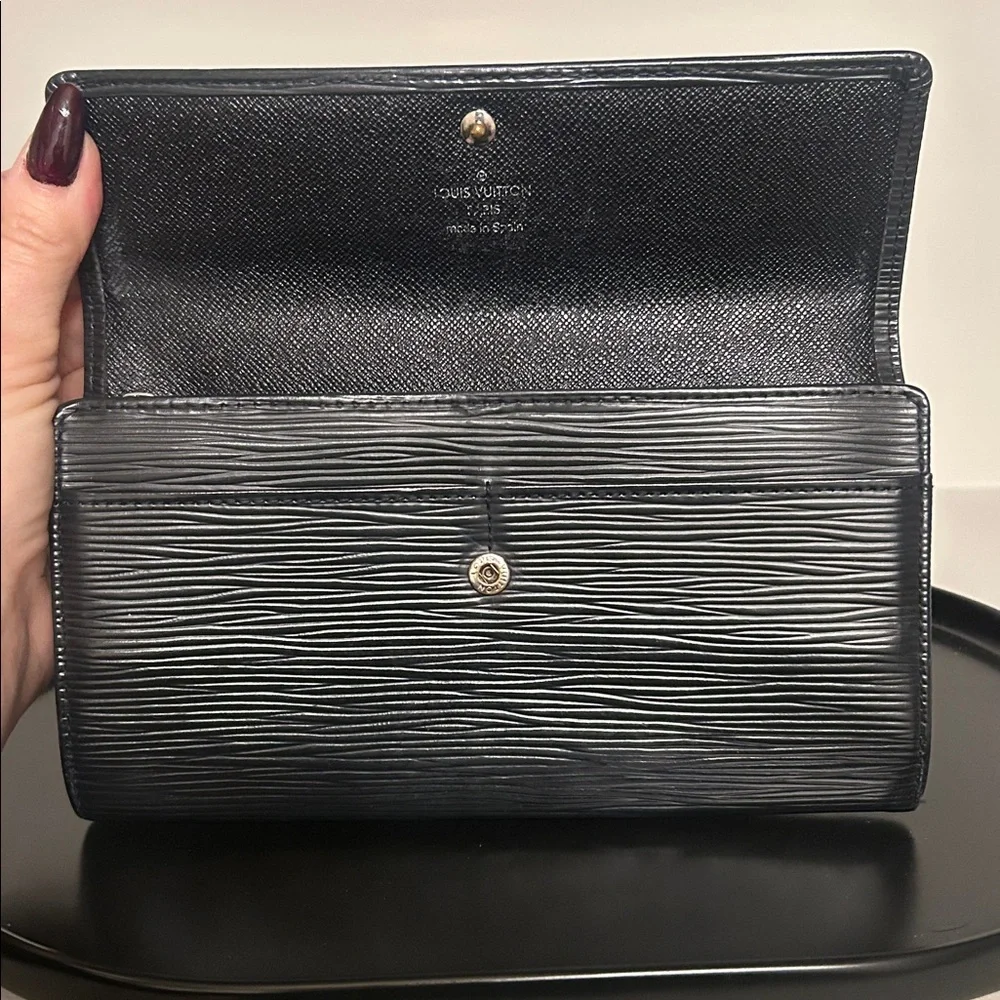 Louis Vuitton Epi Black Textured Wallet - Picture 3 of 6